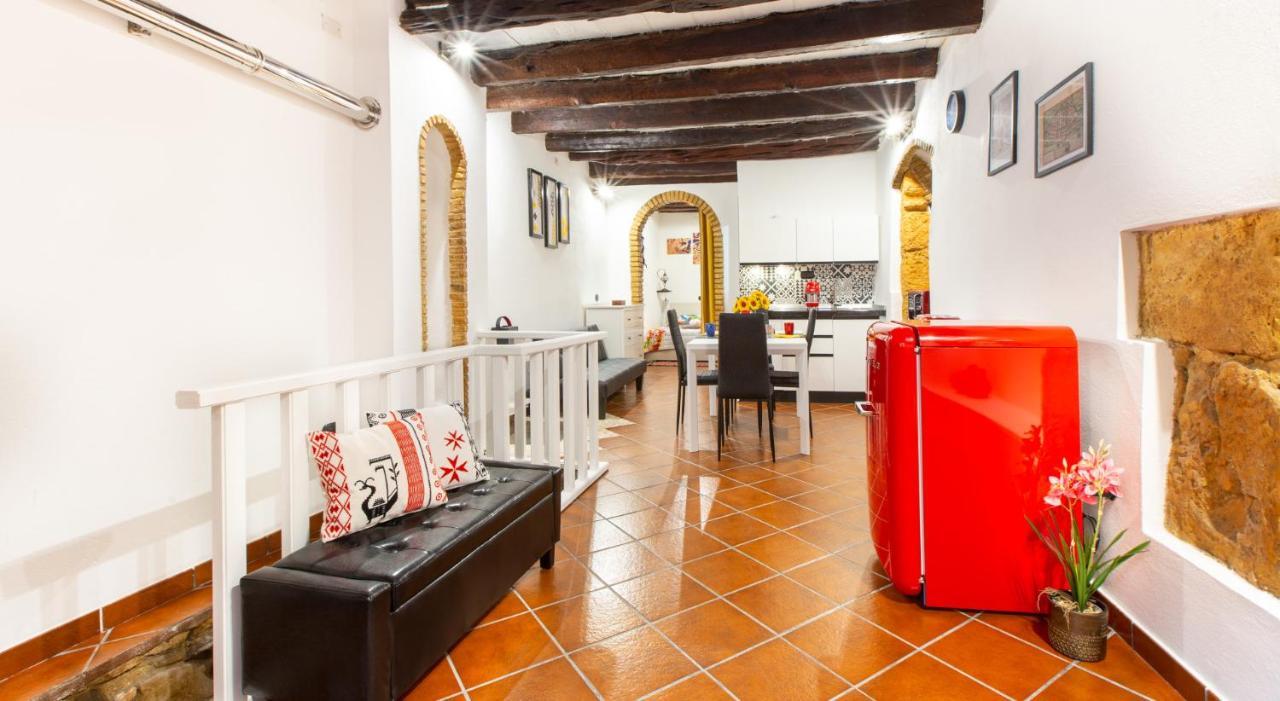 Holiday Home Il Portagioie กาญารี ภายนอก รูปภาพ